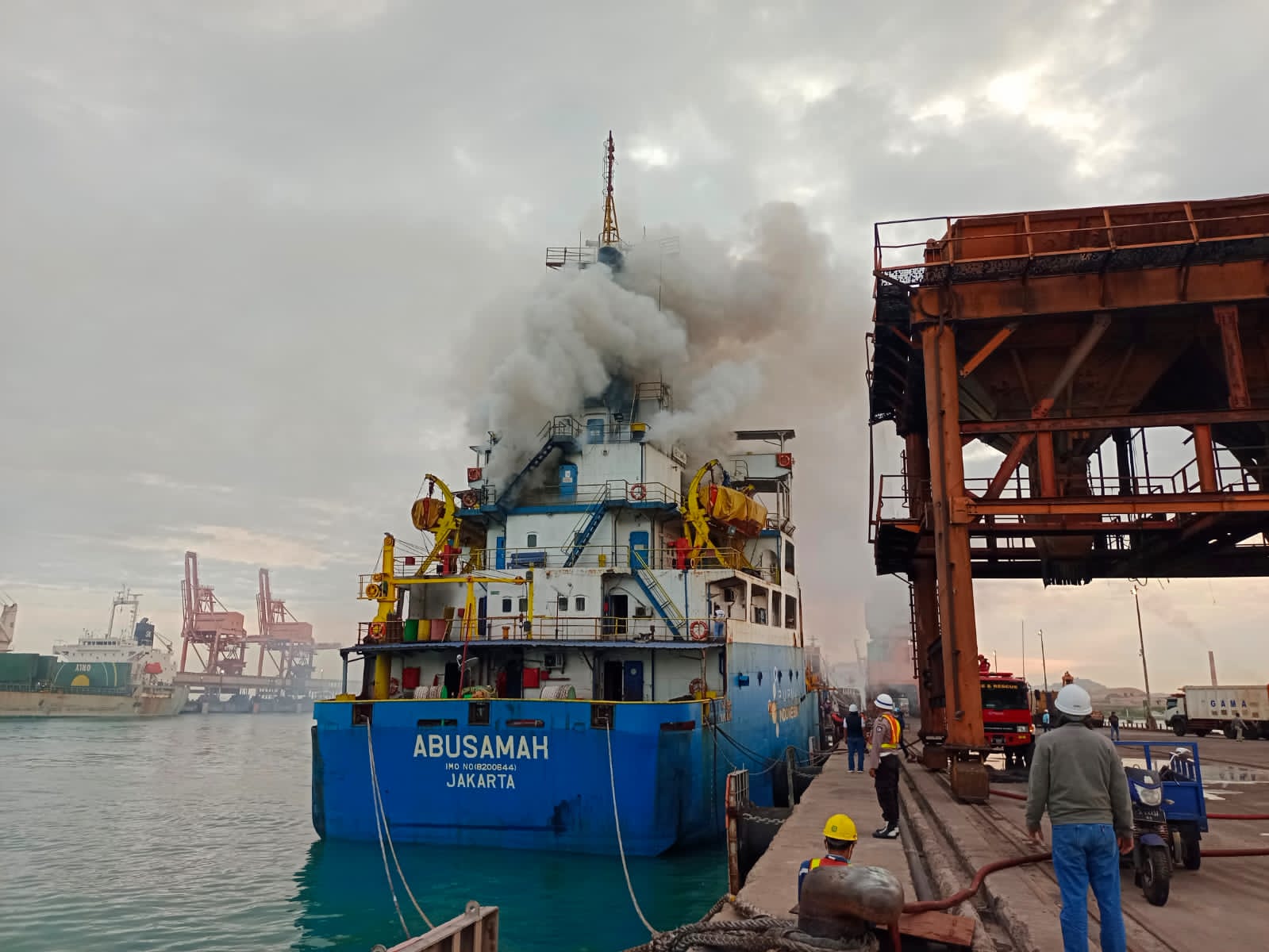 Kapal Pengangkut Pupuk Pusri Terbakar di Ciwandan