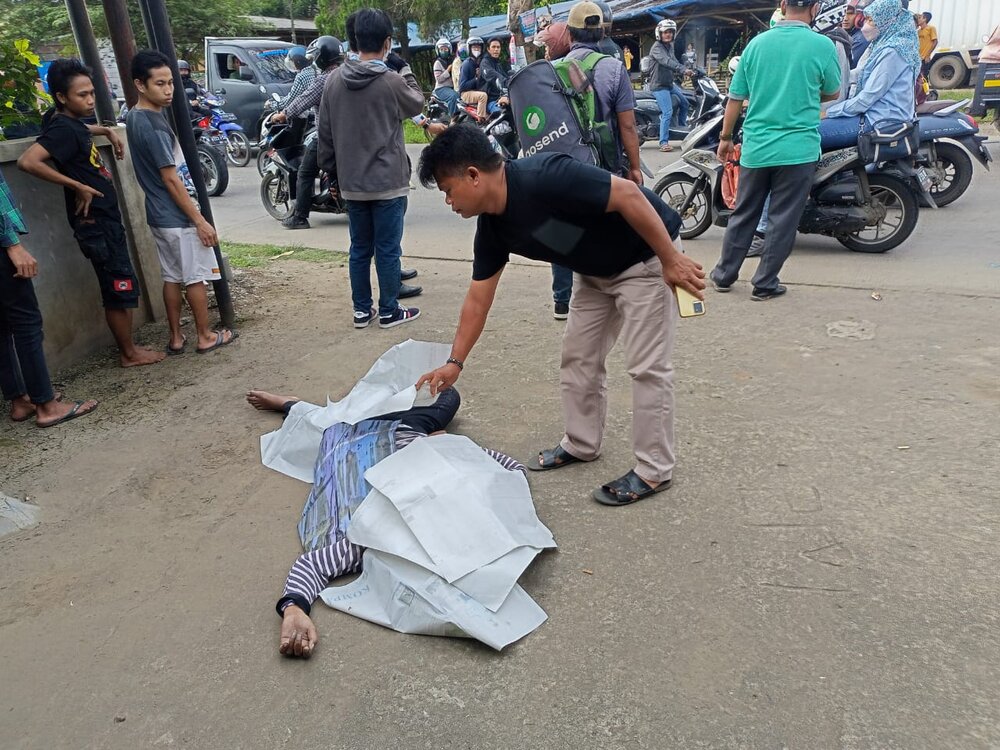 Mobil Sembako Tabrak Motor di Panongan Tangerang, Warga Serang Tewas