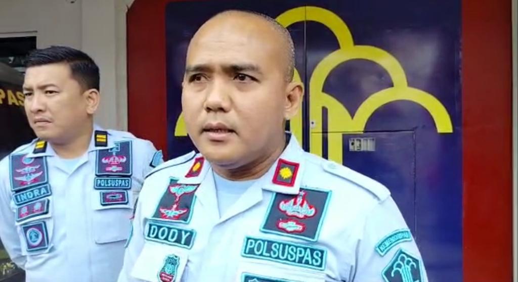 Hari Pertama Ditahan di Rutan, Nikita Mirzani Salat Dhuha Bersama
