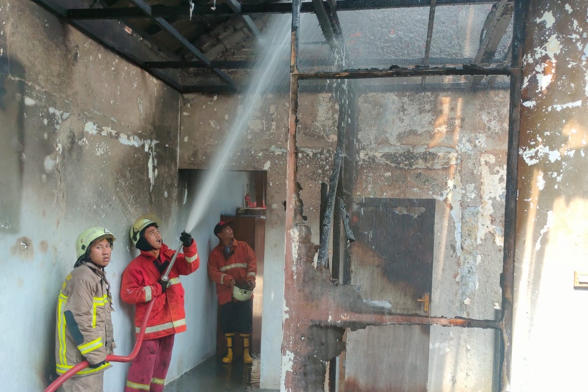 Rumah Warga di Binong Tangerang Terbakar Gegara Charger Ponsel Korslet