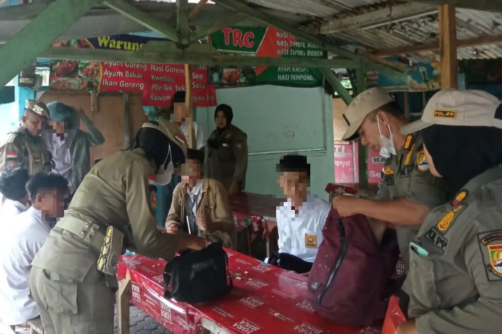 Bolos Sekolah, Belasan Pelajar di Cilegon Terjaring Razia Satpol-PP