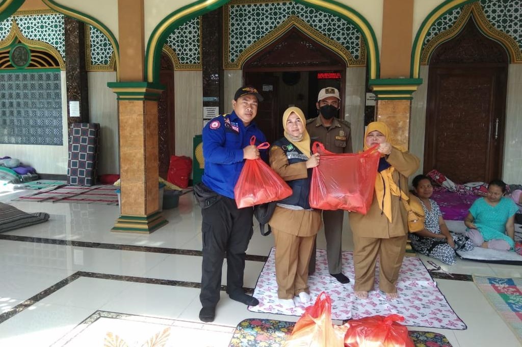 Pemkot Tangerang Terus Salurkan Bantuan Permakanan Bagi Warga Terdampak Banjir