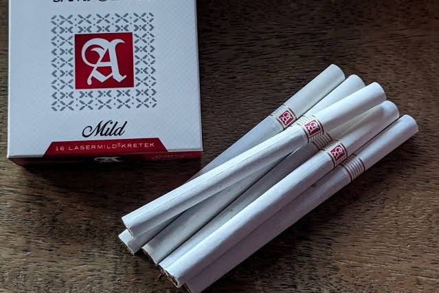 Perokok di Tangerang Protes Aturan Larangan Beli Rokok Ketengan