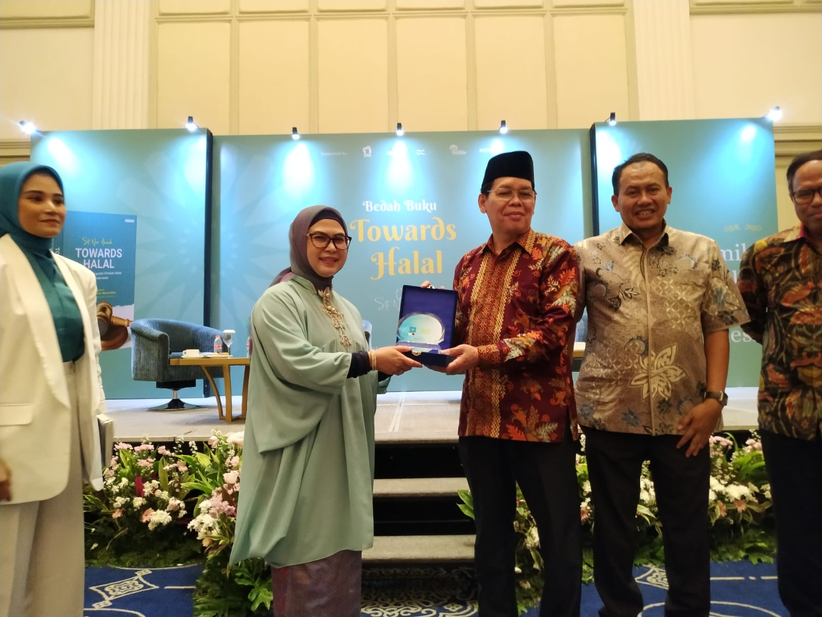 Putri Wapres Luncurkan Buku Bahas Labelisasi Halal di Indonesia