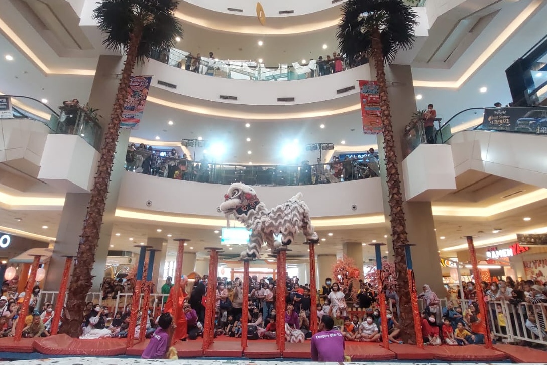 Meriahkan Imlek, Ada Atraksi Barongsai dan Hoki Panda Live Show di Tangcity Mal