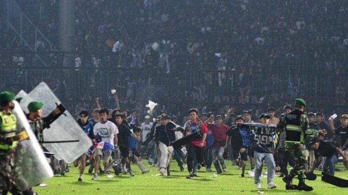 Ini Hal yang Menimpa Klub Sepakbola Jika Suporternya Melanggar Peraturan
