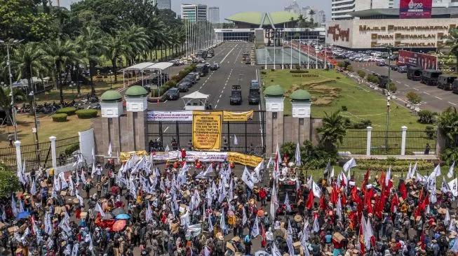 RIbuan Personel Gabungan Amankan Aksi Tolak Perppu Cipta Kerja