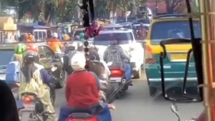 Bikin Macet, Warganet Usul Akses Jalan Situ Cipondoh Diperlebar