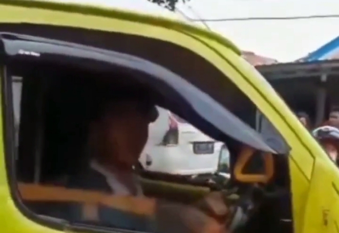 Polisi Kejar Kawanan Sopir Angkot Pengeroyok Sopir Truk di Pasar Kemis Tangerang