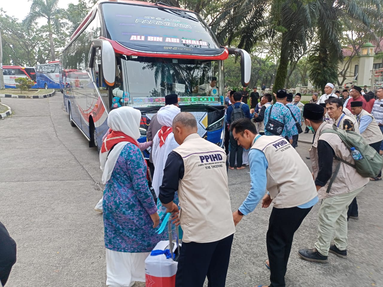 Pemkab Tangerang Gelontorkan Rp1,2 Miliar untuk Transportasi 393 Jamaah Haji